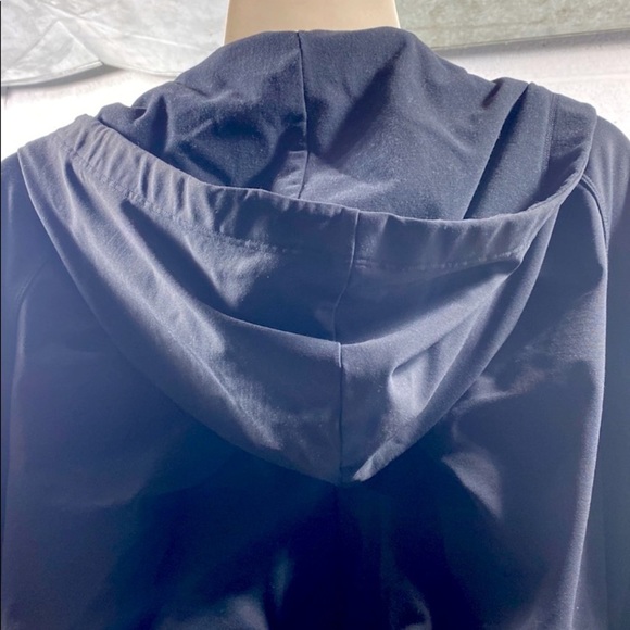 Lululemon athletica light coat / zippered hoodie in black - Picture 8 of 8
